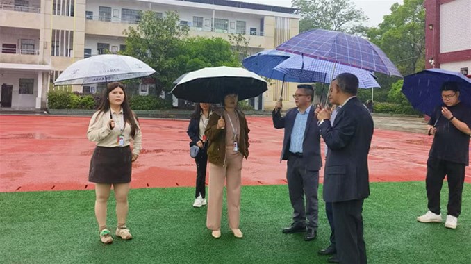 火苗助学基金会冒雨走访茶市联校 精准对接教育帮扶需求