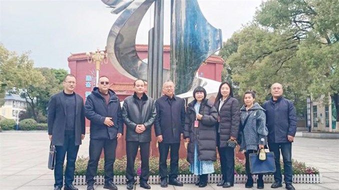 “火苗基金”走访学校 爱心助力教育发展