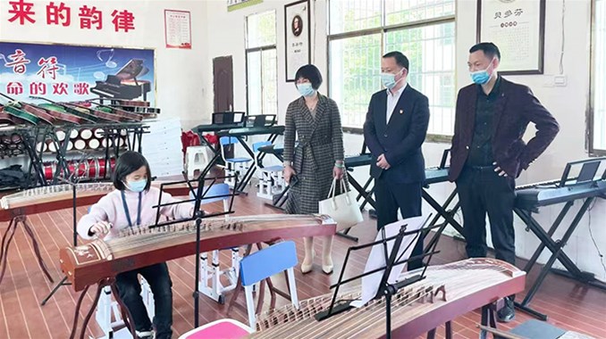 火苗基金会调研留守儿童关爱工作