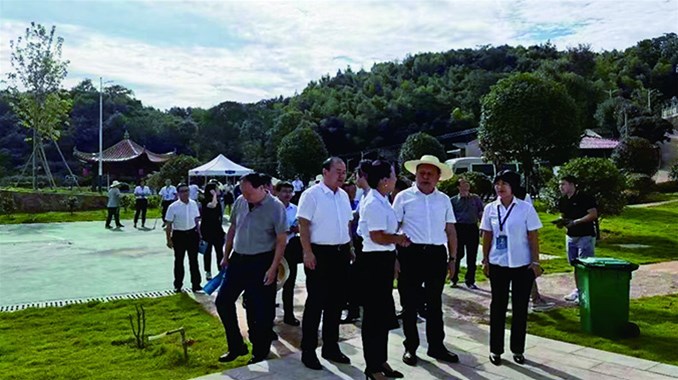 省人大常委会副主任周农一行莅临火苗助学基金会