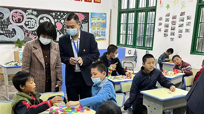 情暖折翼天使 爱洒特教校园